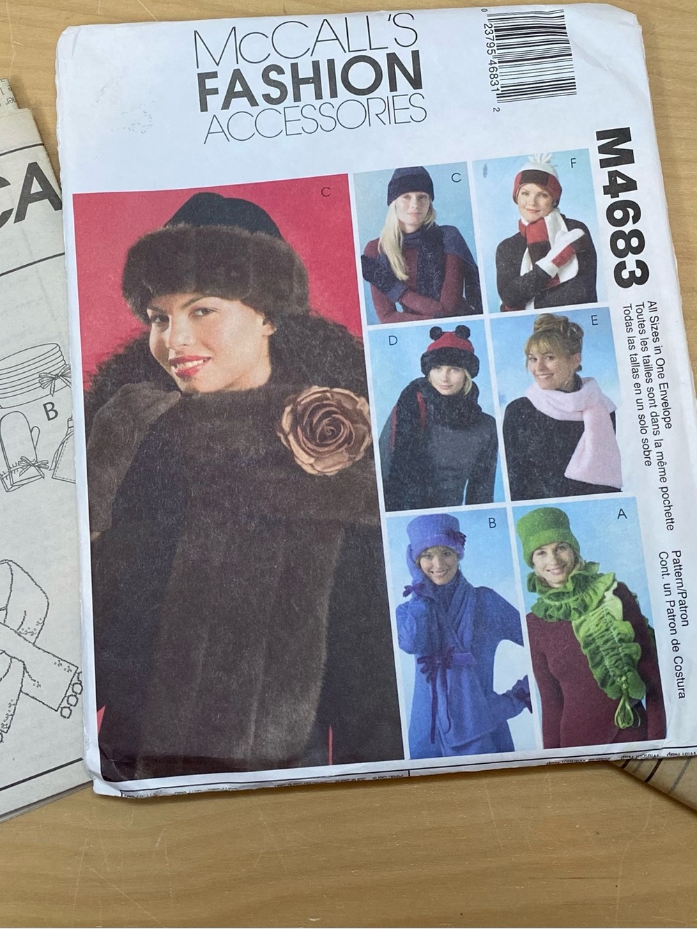 Vintage  McCalls 4683  Fashion Accessories Pattern – Women's Hats & Scarves